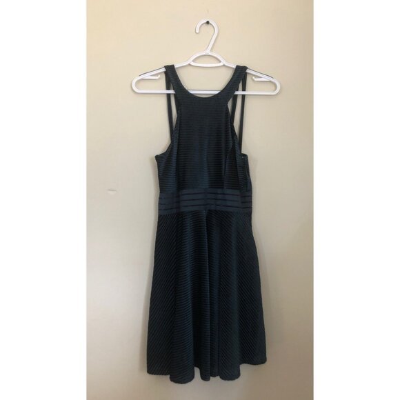 City Triangles Juniors Size 7 Green Sleeveless Lined Dress Party Cocktail - Picture 1 of 6